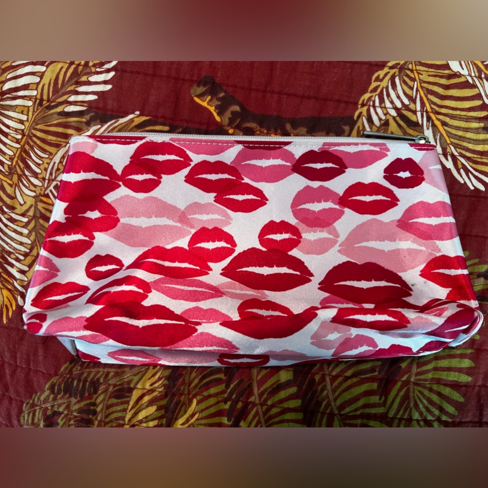 Clinique Make Up Bag 💋 💄